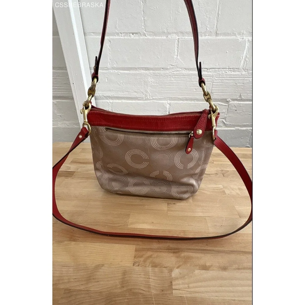 Coach Beige & Red vintage crossbody Shoulder Bag Signature‎ - Size S